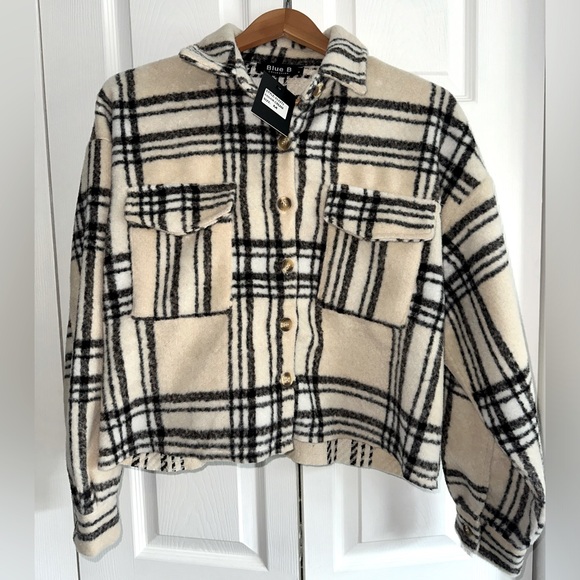 Blue B Collection Fuzzy Jacket. NWT SIZE M - Picture 1 of 3